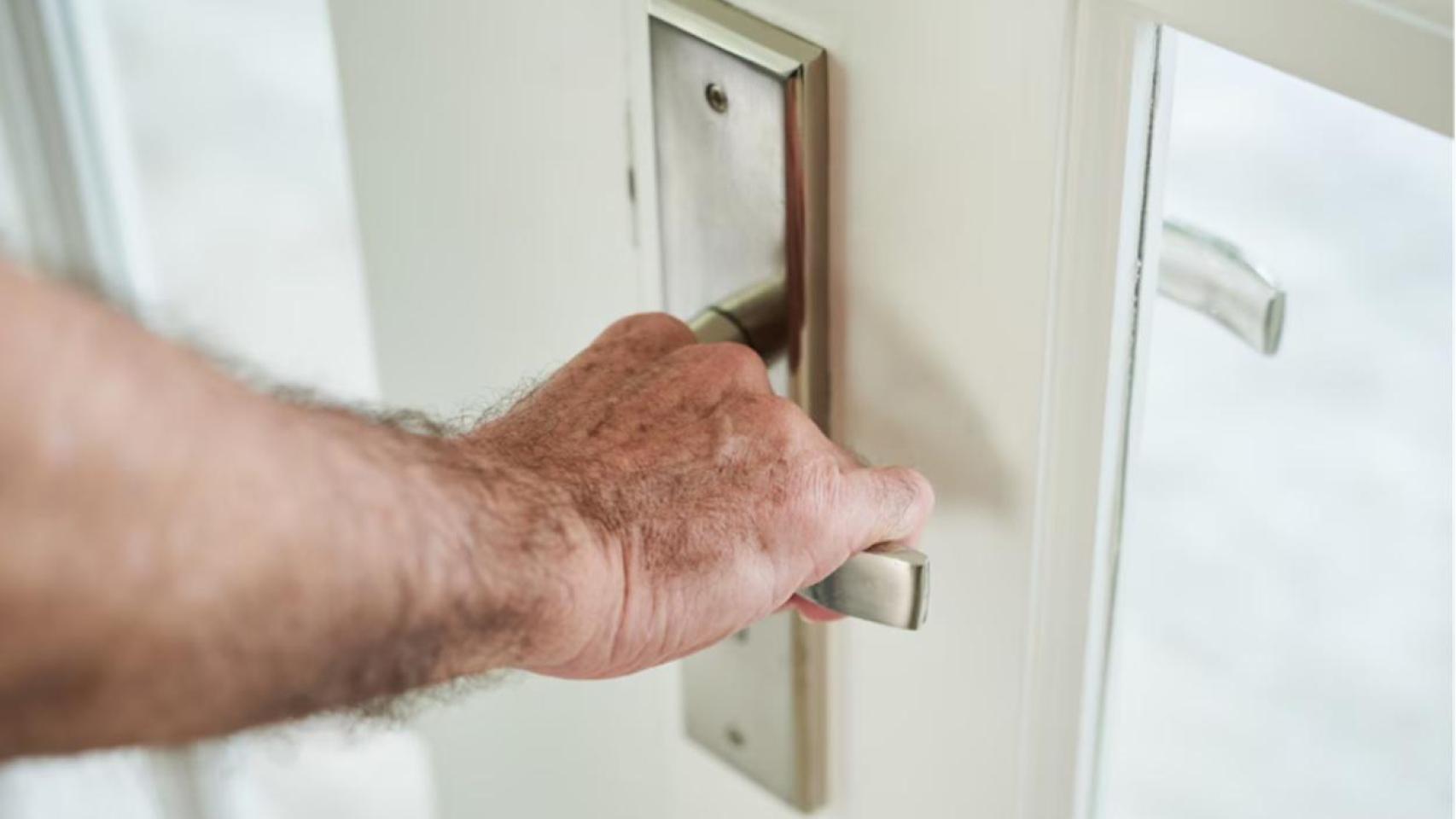 Apertura de una puerta