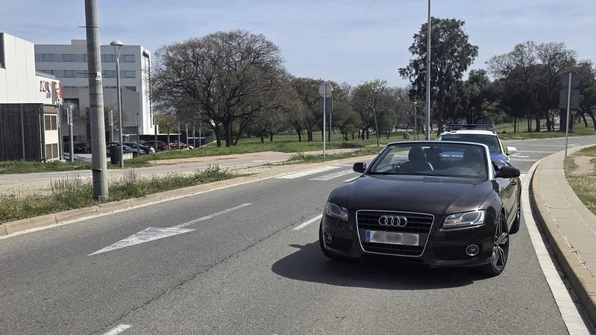 Automóvil robado y abandonado en Castelldefels