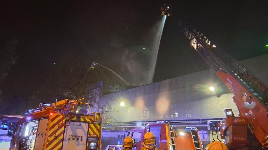 Incendio en una farmacéutica de Mollet