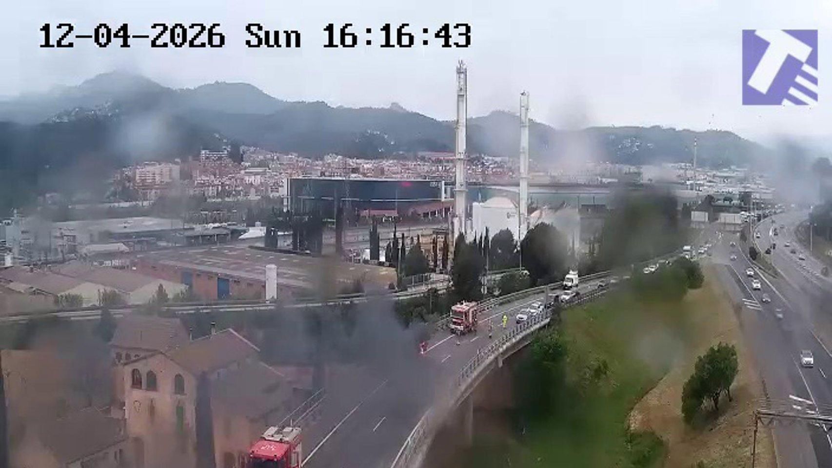 La AP-7 cortada a la altura de El Papiol (Barcelona)