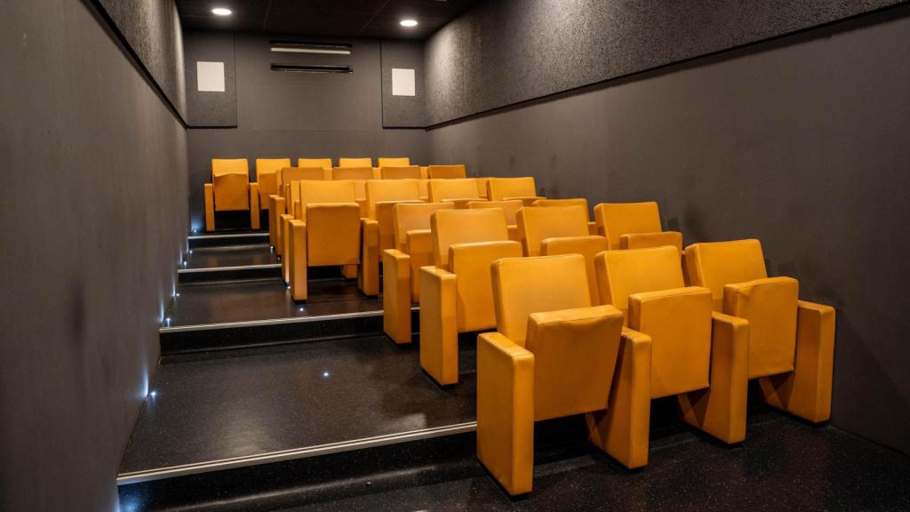 Sala de cine del videoclub más antiguo de España