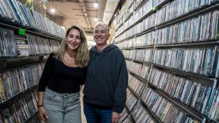 Video Instan mantiene el pulso al 'streaming': así resiste en Barcelona el videoclub más antiguo de España en activo