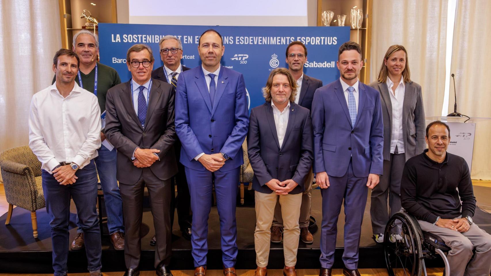 De izquierda a derecha, abajo: Tommy Robredo, Jordi Cambra, Berni Álvarez, David Escudé, Felipe Campos y José Coronado. De izquierda a derecha, arriba: Ignasi Cubiñà, José María Baldasano, Xavier Bernat y Núria Hernández.