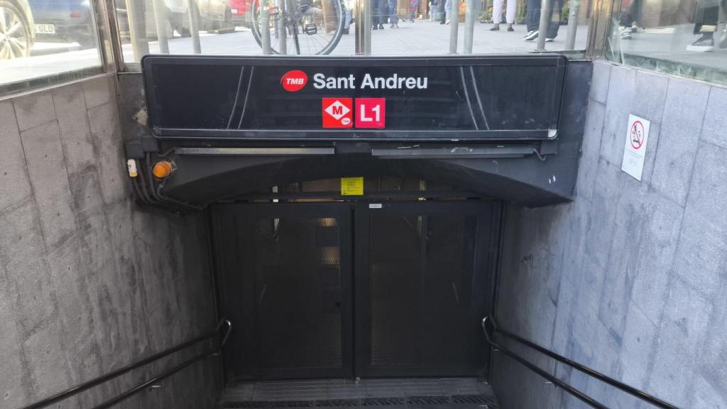 Estació tancada de Sant Andreu