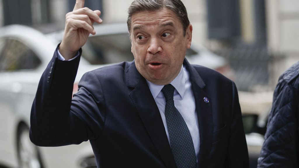 Luis Planas, ministro de Agricultura, Pesca y Alimentación, en una imagen de archivo / EFE