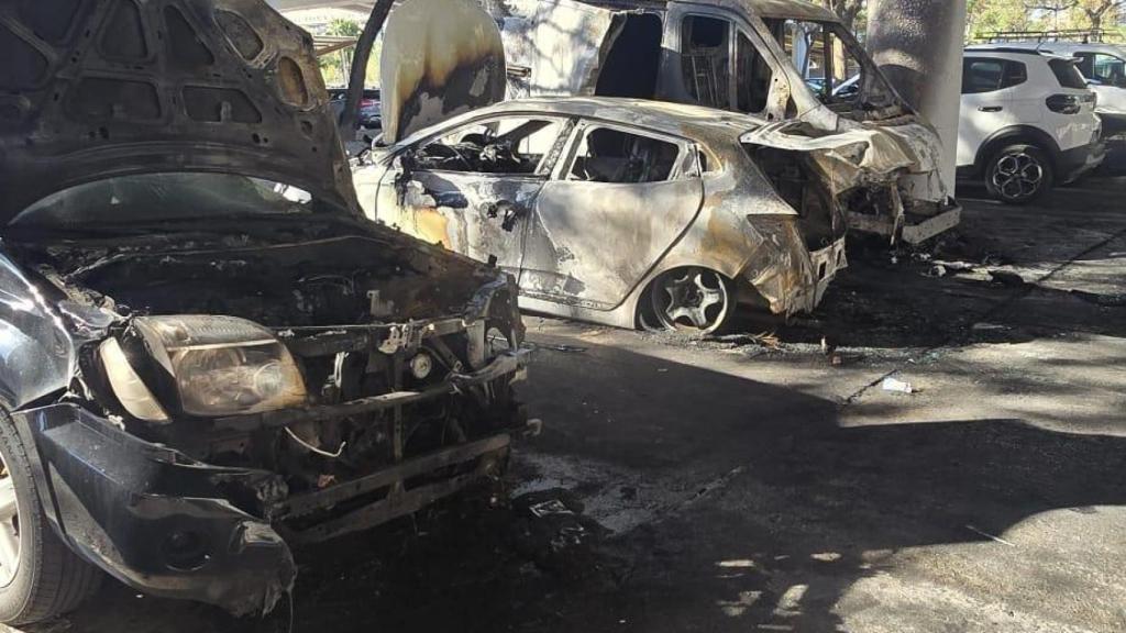 Coches calcinados en Sant Adrià de Besòs