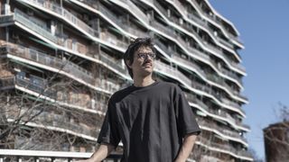 Javier Gil, sociòleg: “Necessitem expulsar els grans especuladors de Barcelona perquè emergeixin actors que tractin l’habitatge com un dret”