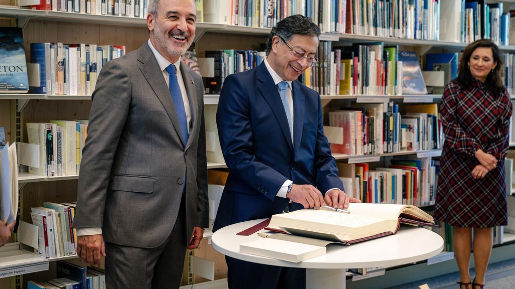 Collboni, Petro i Serrat durant l'acte
