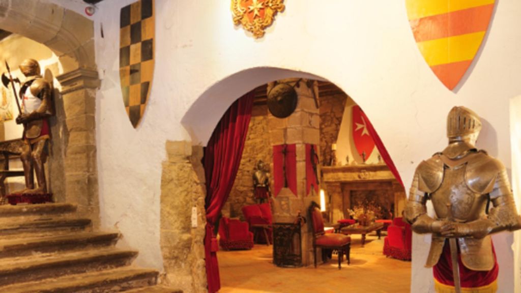 Interior del castell de Montsonís