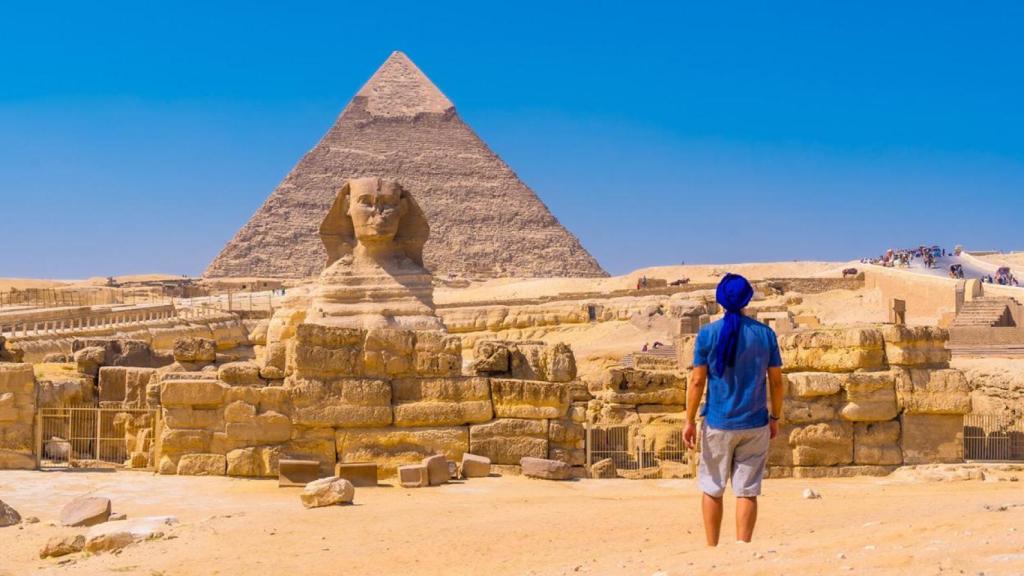 Turista visitando Egipto