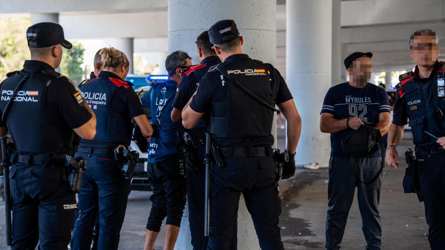 Agentes de la Policía Nacional en un operativo