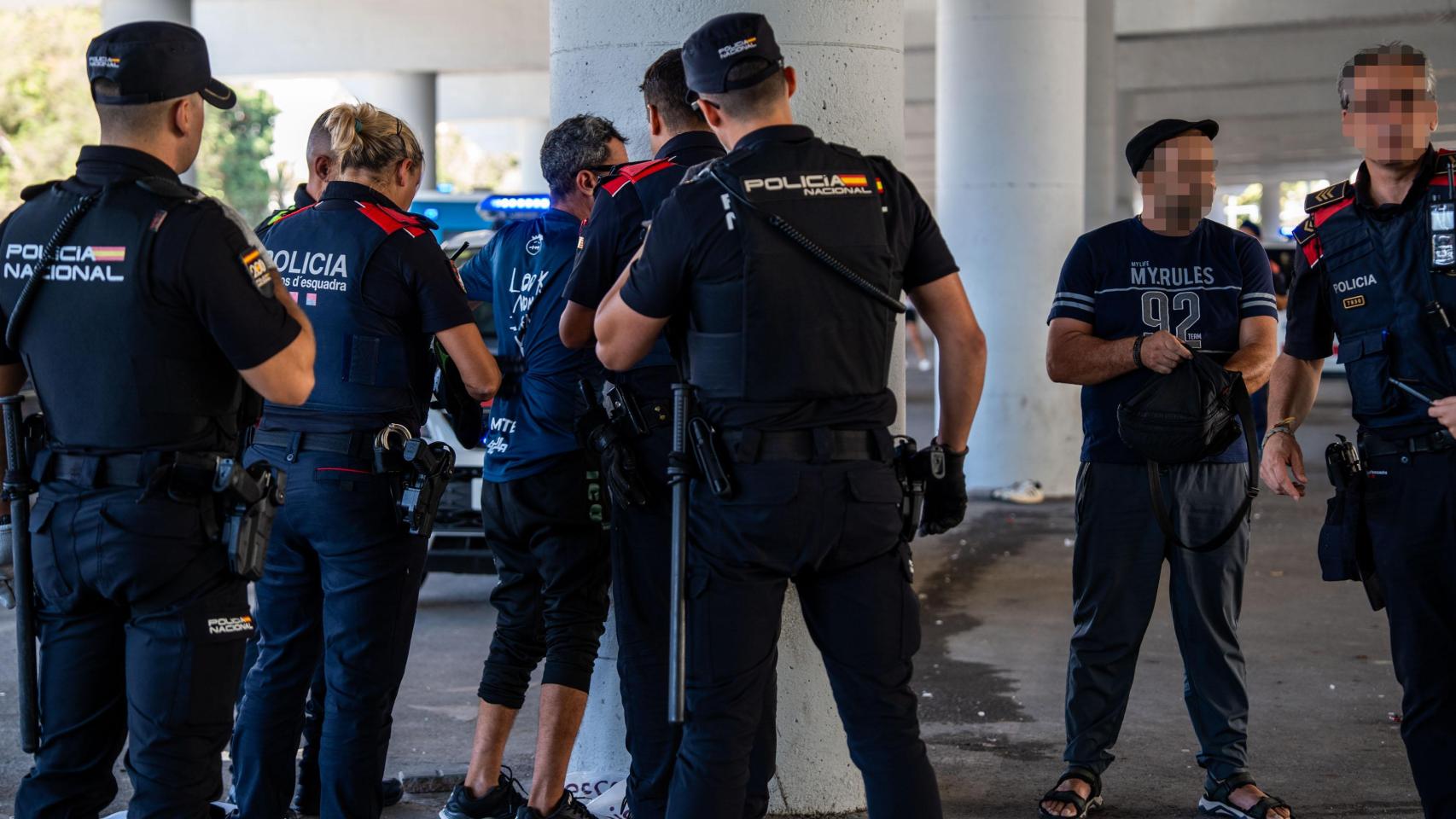 Agentes de la Policía Nacional en un operativo