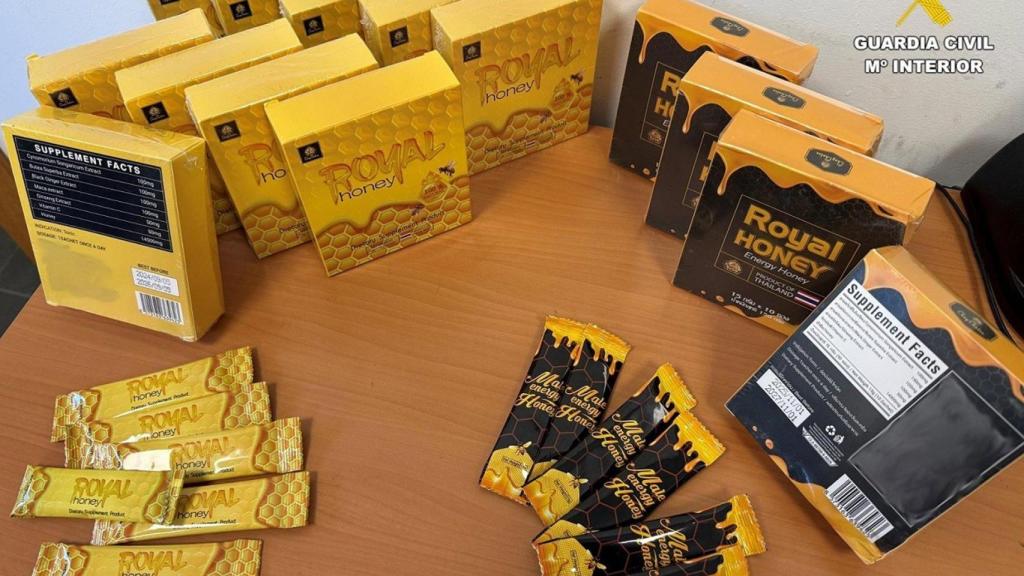 Sobres de miel de la marca Royal Honey con sildenafilo incautados por la Guardia Civil