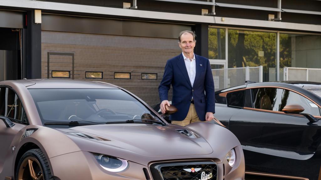 Luis Pérez Sala con el Hispano Suiza Carmen Sagrera