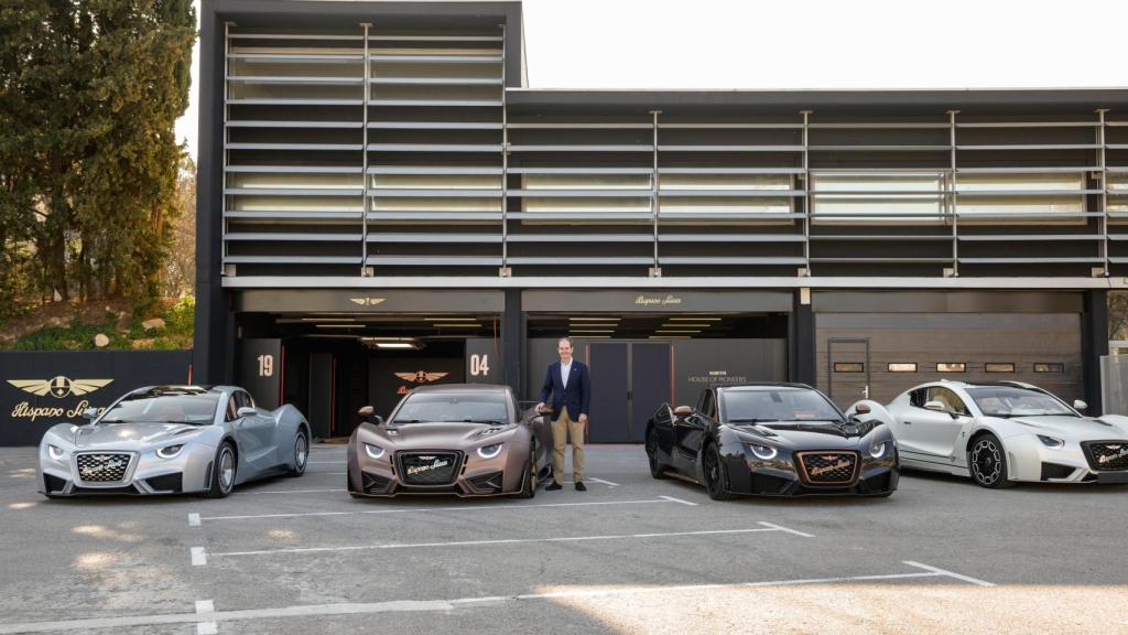 Luis Pérez-Sala, Driver Ambassador de Hispano Suiza junto con varios coches