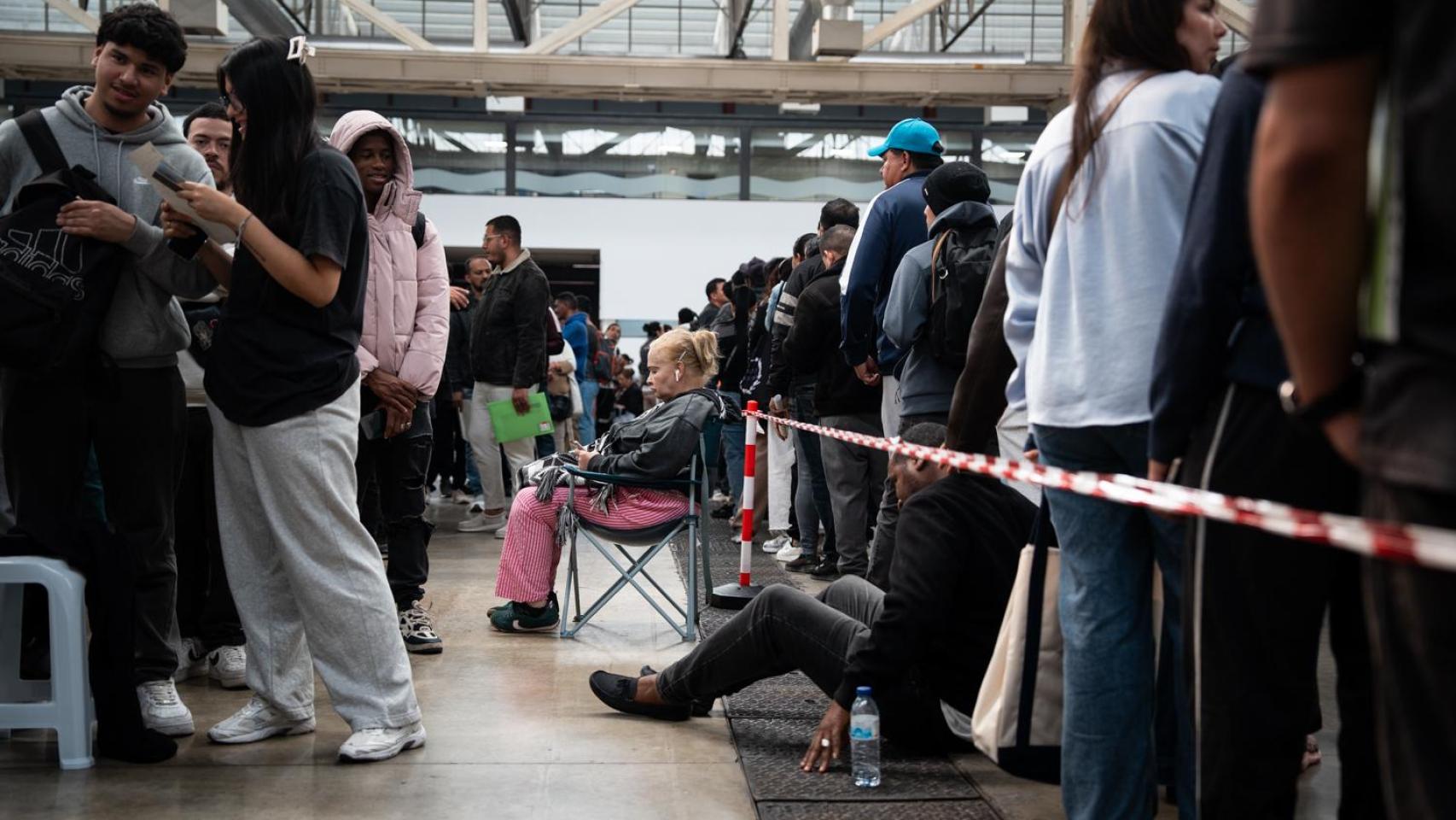 Colas en el proceso de regularización de inmigrantes 