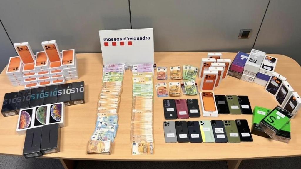 Móviles incautados por los Mossos d'Esquadra