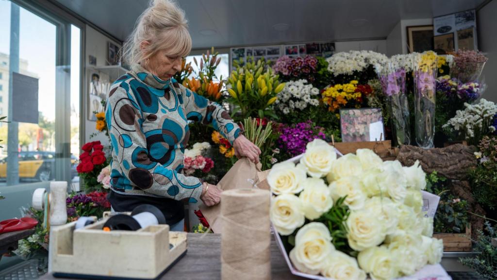 Quiosc de flors 'Carolina' a plaça Catalunya per les obres de la Rambla