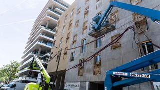 Promoción de pisos de alquiler social en la Illa Sibèria del Poblenou de Barcelona