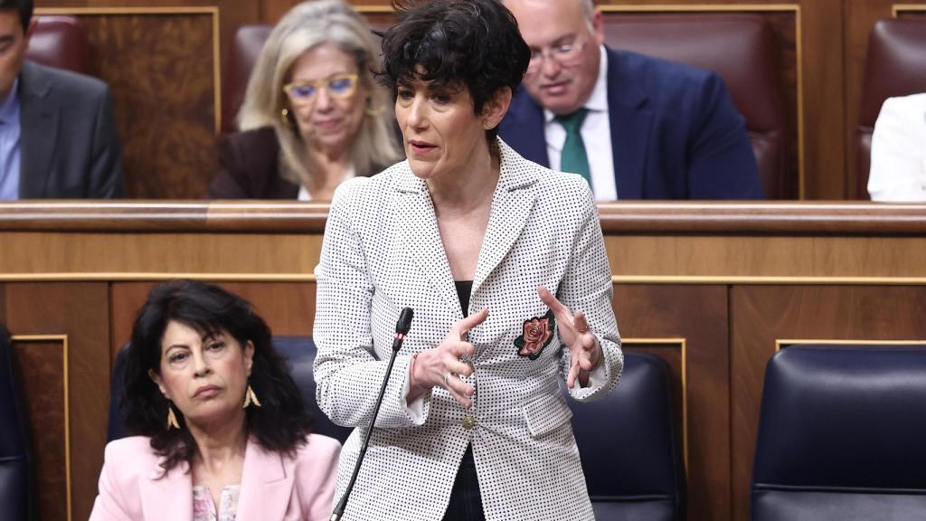 La ministra de Incusión, Elma Saiz, durante un pleno en el Congreso- Eduardo Parra