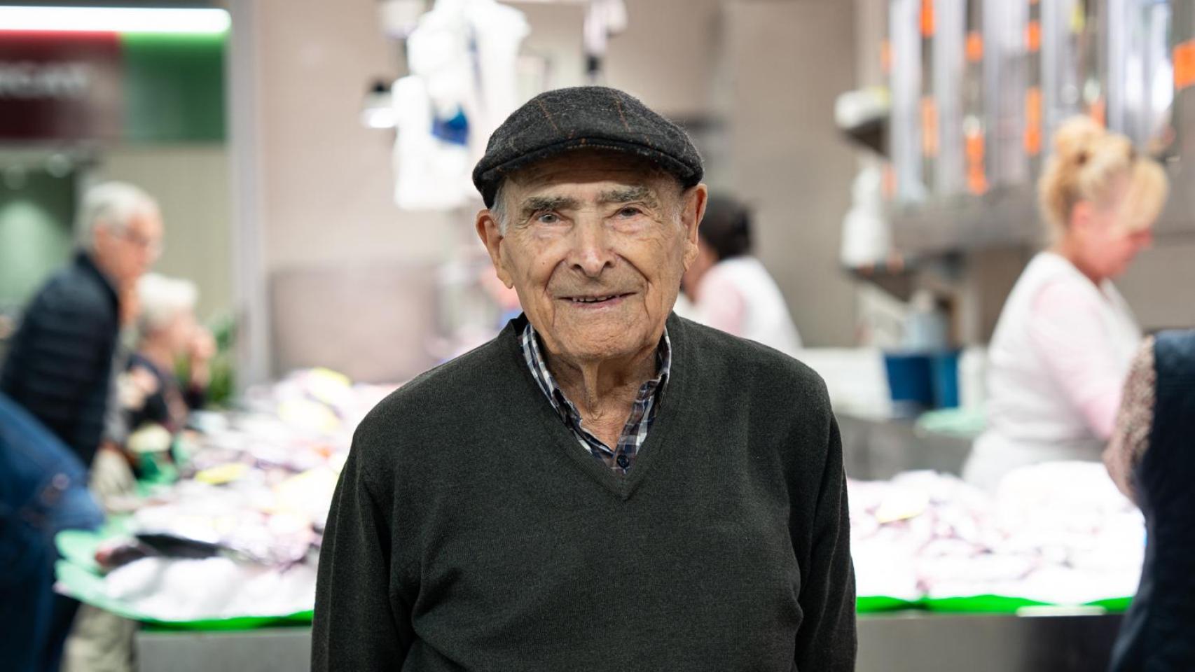Miguel, el 'guardián' del mercado de Montserrat