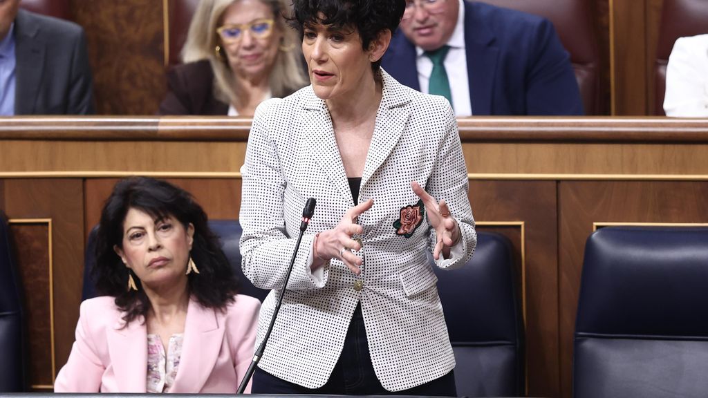 La ministra de Incusión, Elma Saiz, durante un pleno en el Congreso- Eduardo Parra