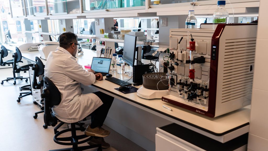 Científic del CaixaResearch Institute, el primer centre d'immunologia d'Espanya
