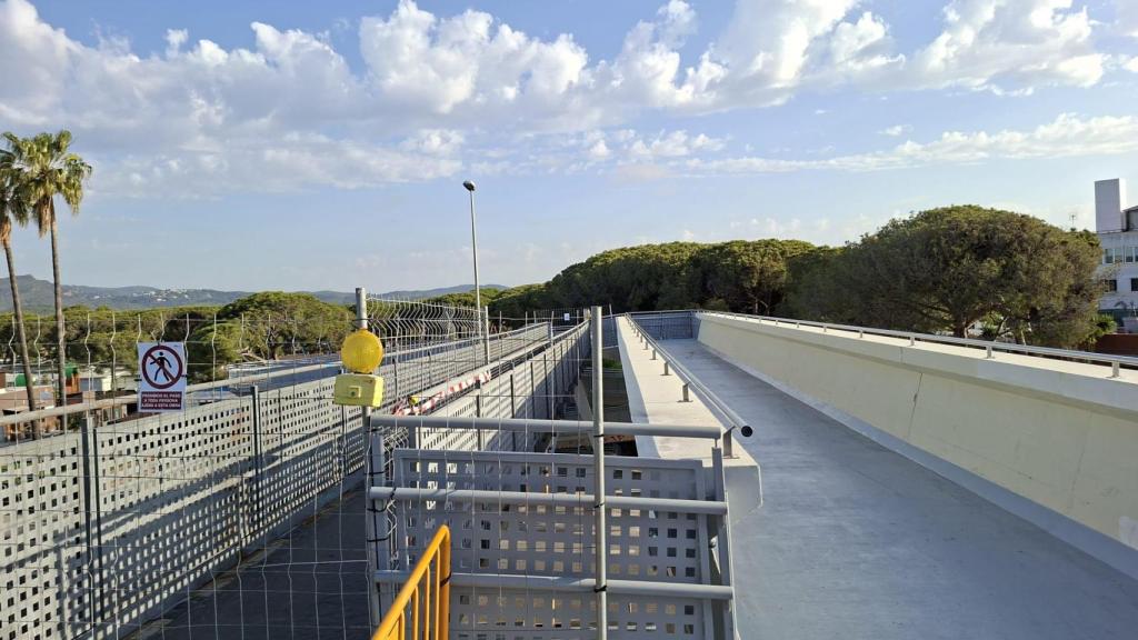 Pasarela de la C-31 entre Castelldefels y Gavà