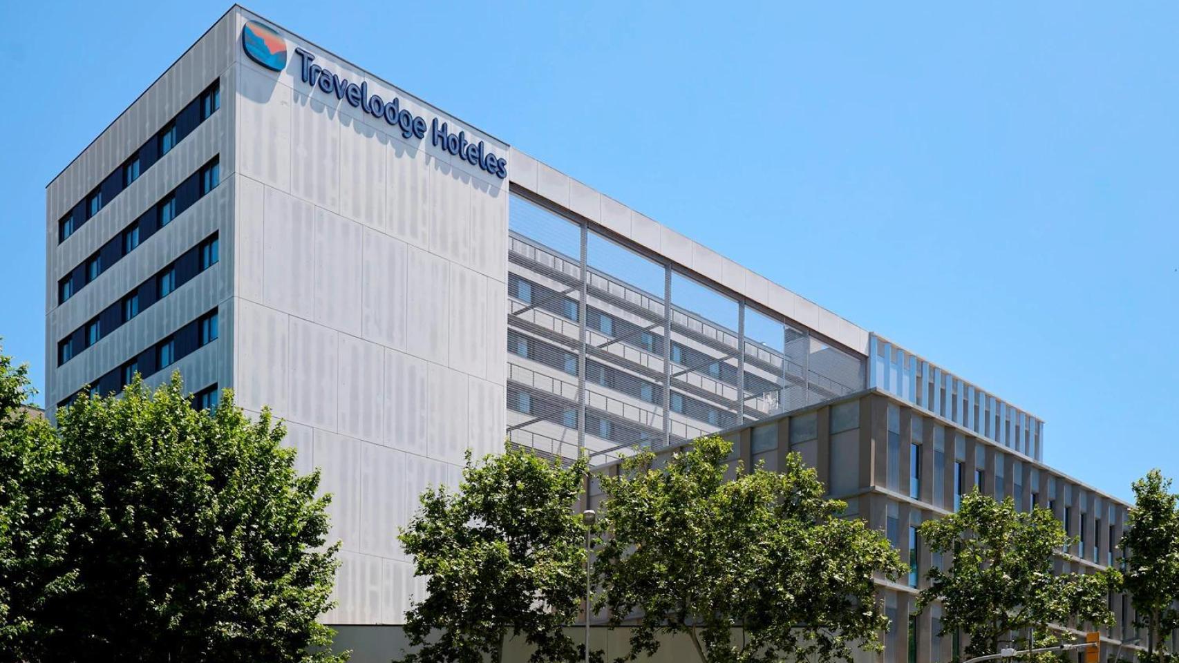 Fachada del Travelodge Barcelona Poblenou