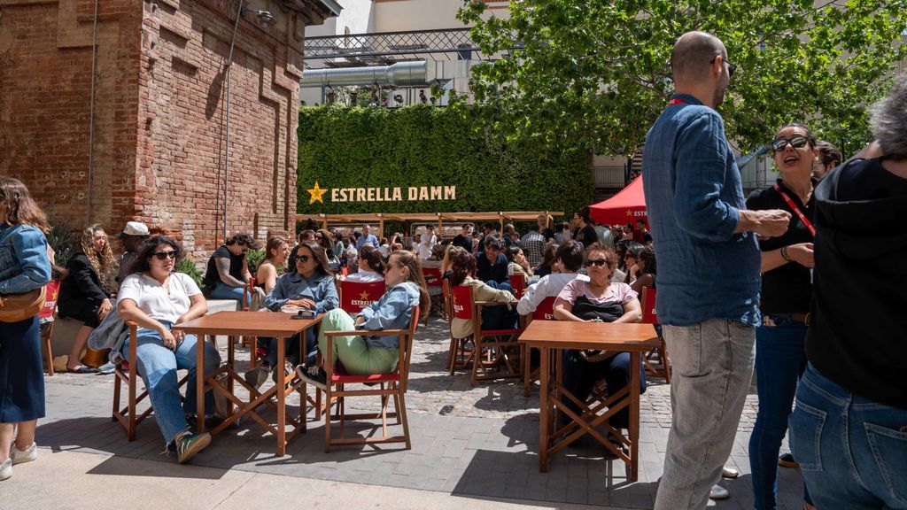 Dia de Sant Jordi a l'antiga fàbrica d'Estrella Damm