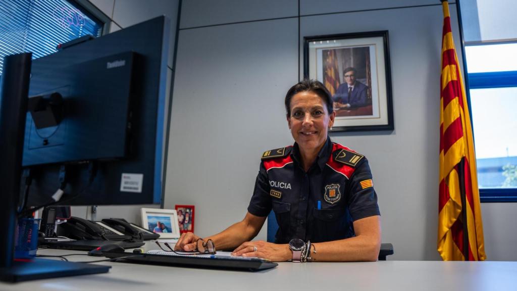 Elena Martínez, la nueva intendenta jefa de la comisaría de mossos de Badalona, durante su entrevista con Metrópoli