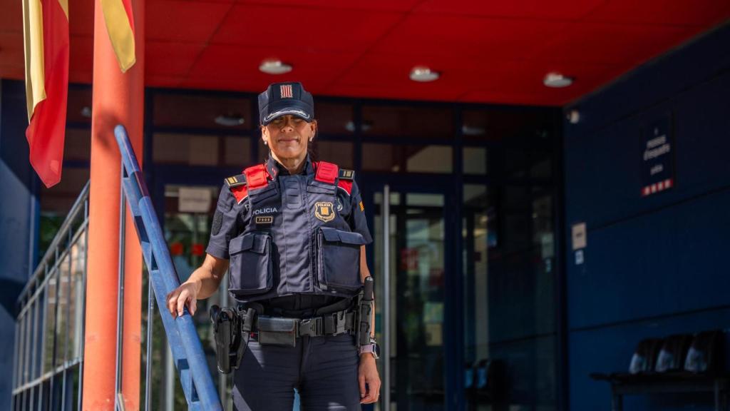 Elena Martínez, la nueva intendenta jefa de la comisaría de mossos de Badalona, durante su entrevista con Metrópoli