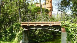 Badalona aprueba la urbanización del entorno del parque de Ca l'Arnús: se construirán pisos en las naves abandonadas de Covesa