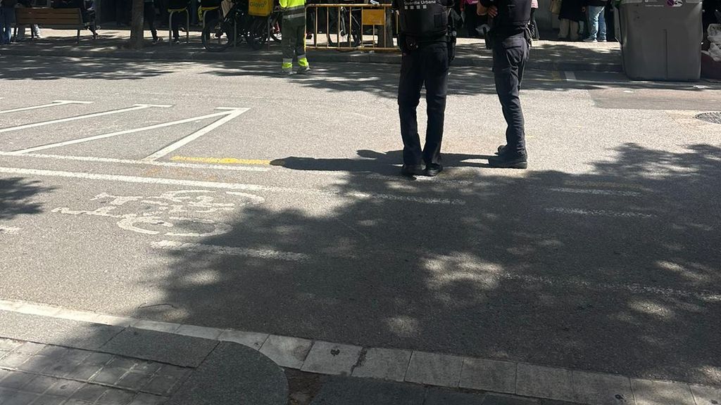 Migrantes haciendo cola en la OAC Monumental