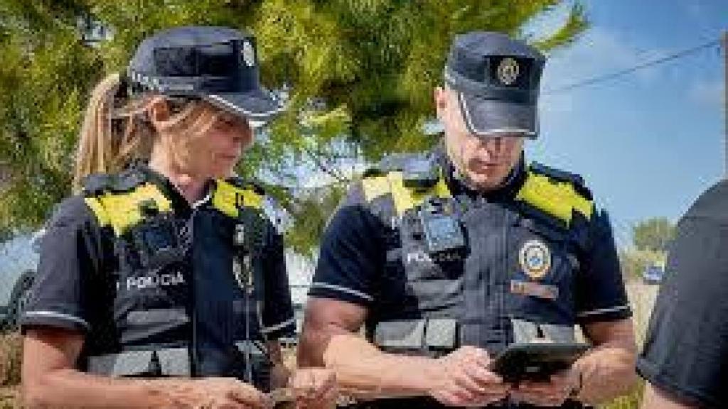 Agentres de la policía local de El Prat en una imagen de archivo