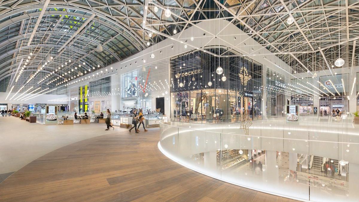 Interior del centro comercial Diagonal Mar