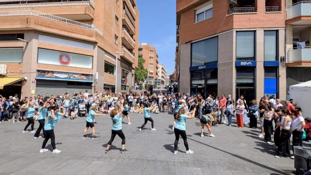 Una de las actividades organizadas en Santa Coloma por el Día Internacional de la Danza