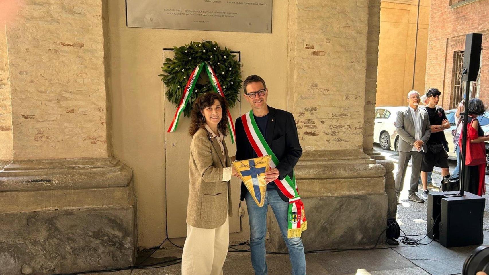 La secretaria general de Justicia, Maite Casado, con el alcalde de Parma, Michele Guerra