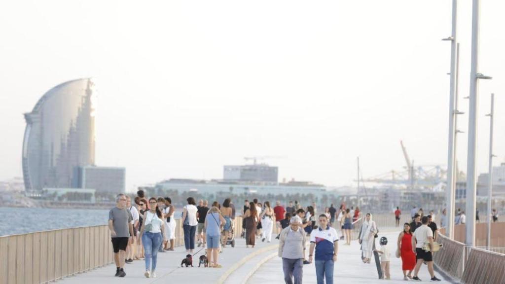 Paseo en el Dic de Recer del Port de Barcelona