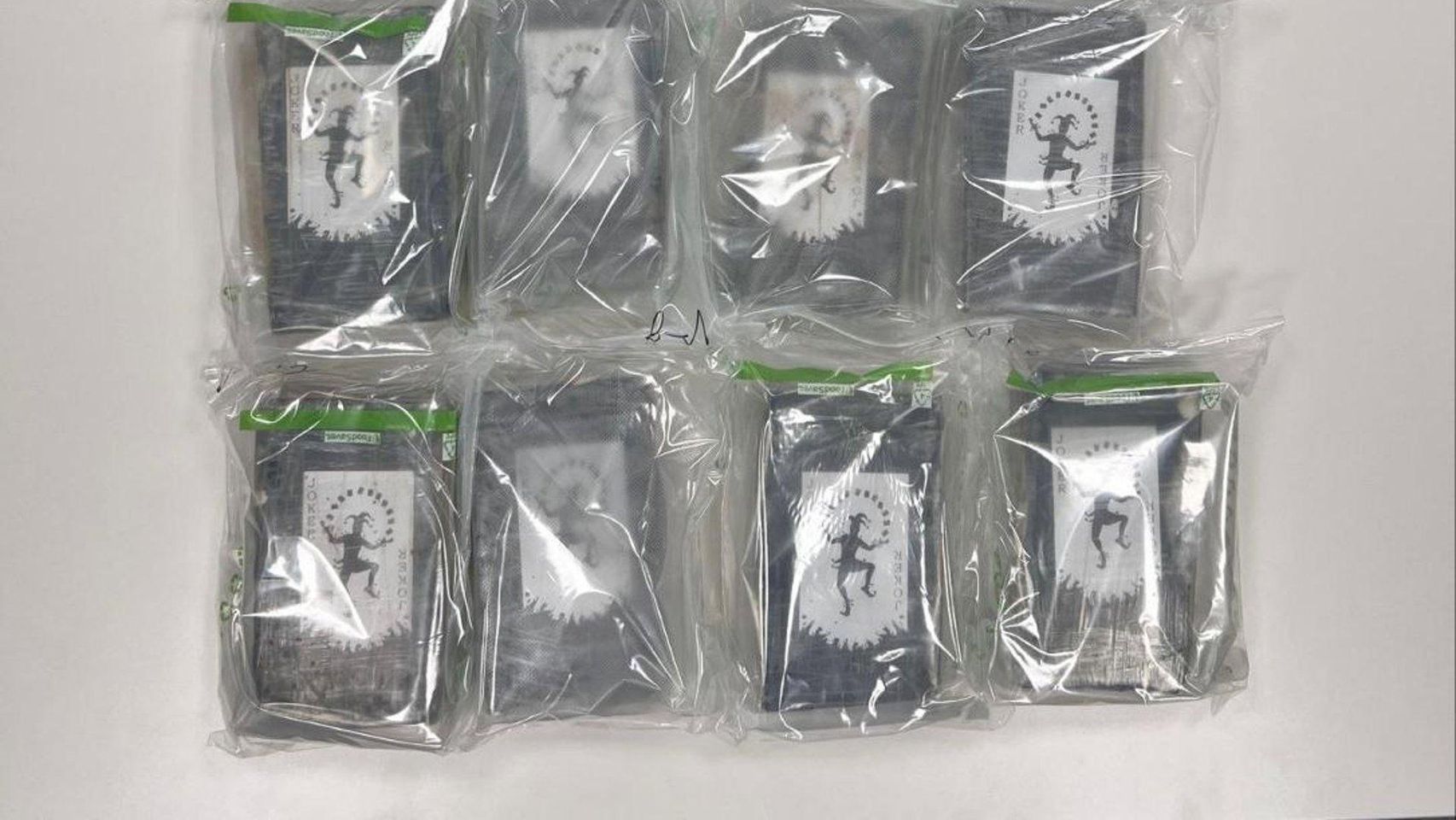 Los 12 paquetes de cocaína intervenidos en el registro