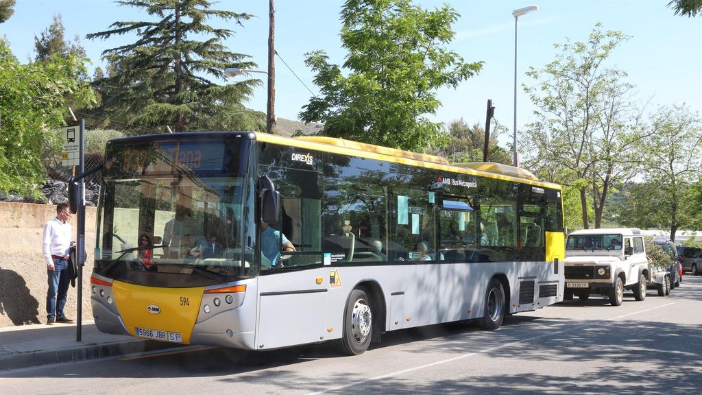 La nueva línea B32 de Tiana, en ruta