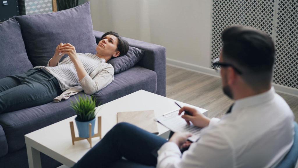 Mujer en la consulta de un psicólogo