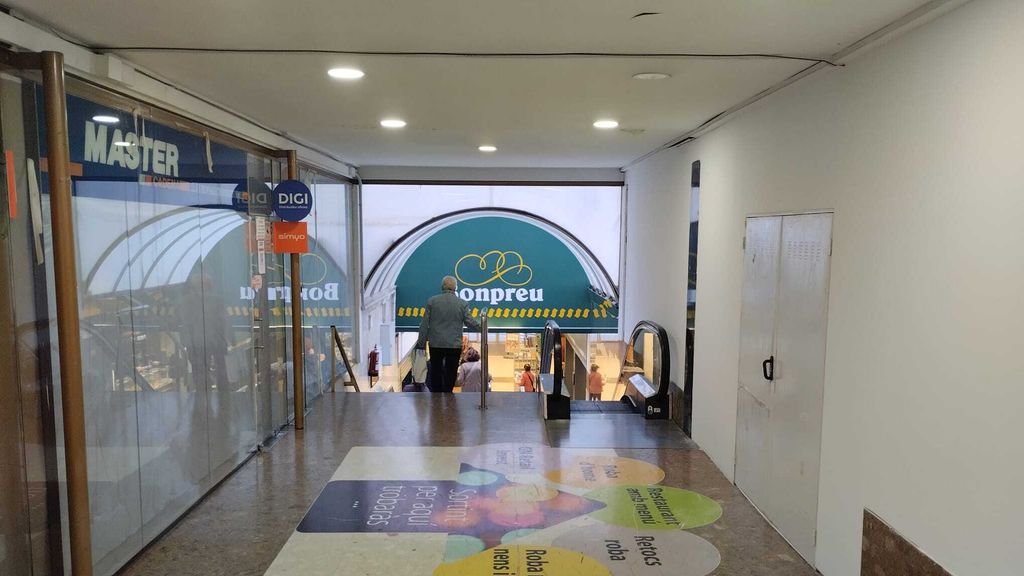 Interior de les galeries Argentina Centre de Barcelona, a República Argentina
