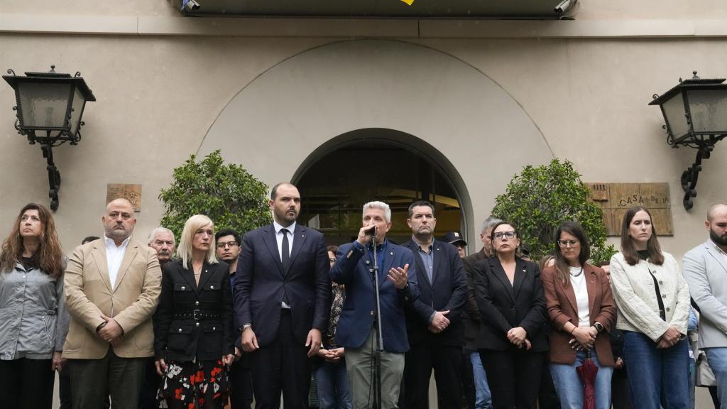 Concentración en Esplugues por la muerte de una vecina el pasado 2 de mayo