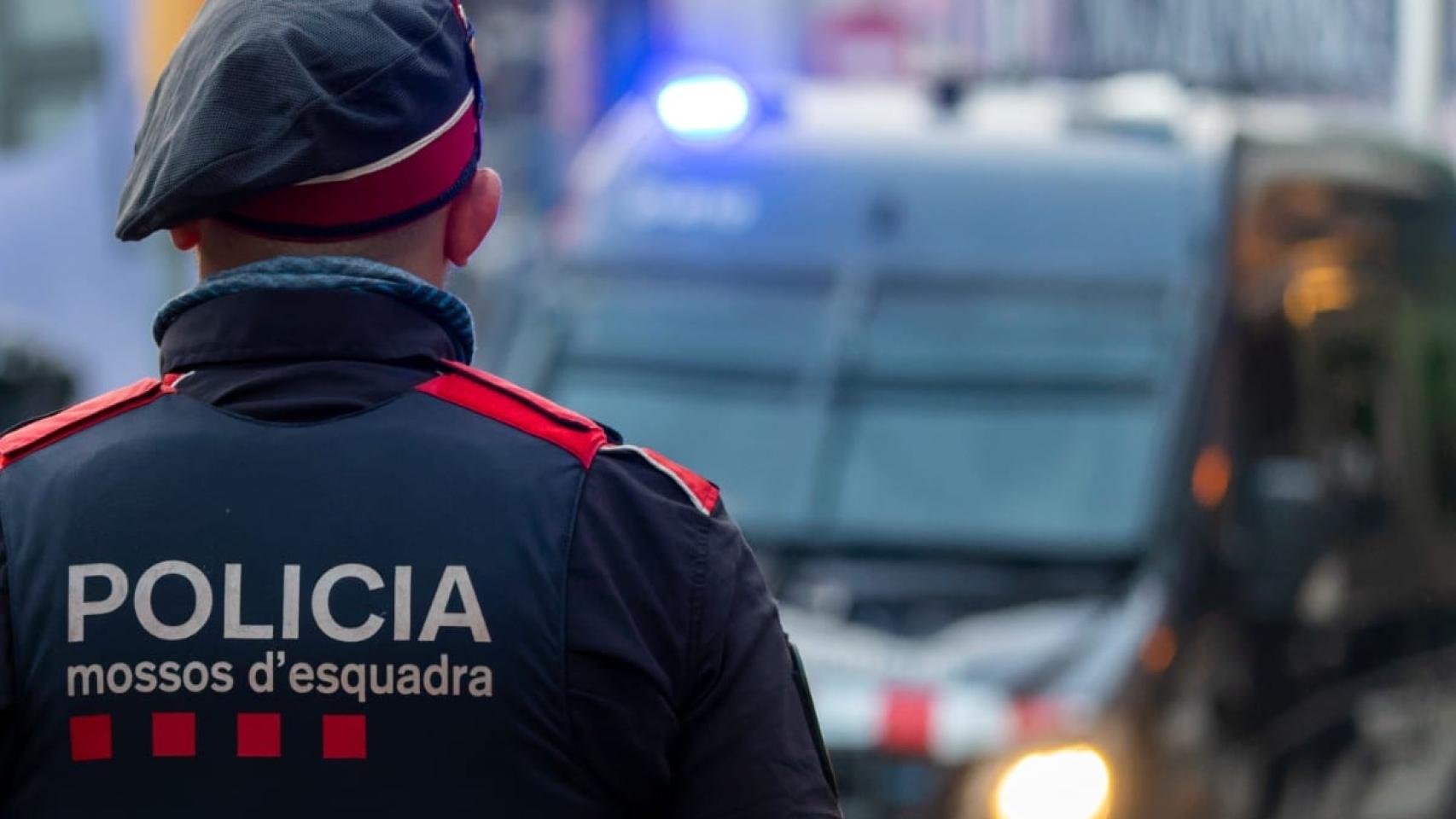 Un agente de los Mossos d'Esquadra en una imagen de archivo