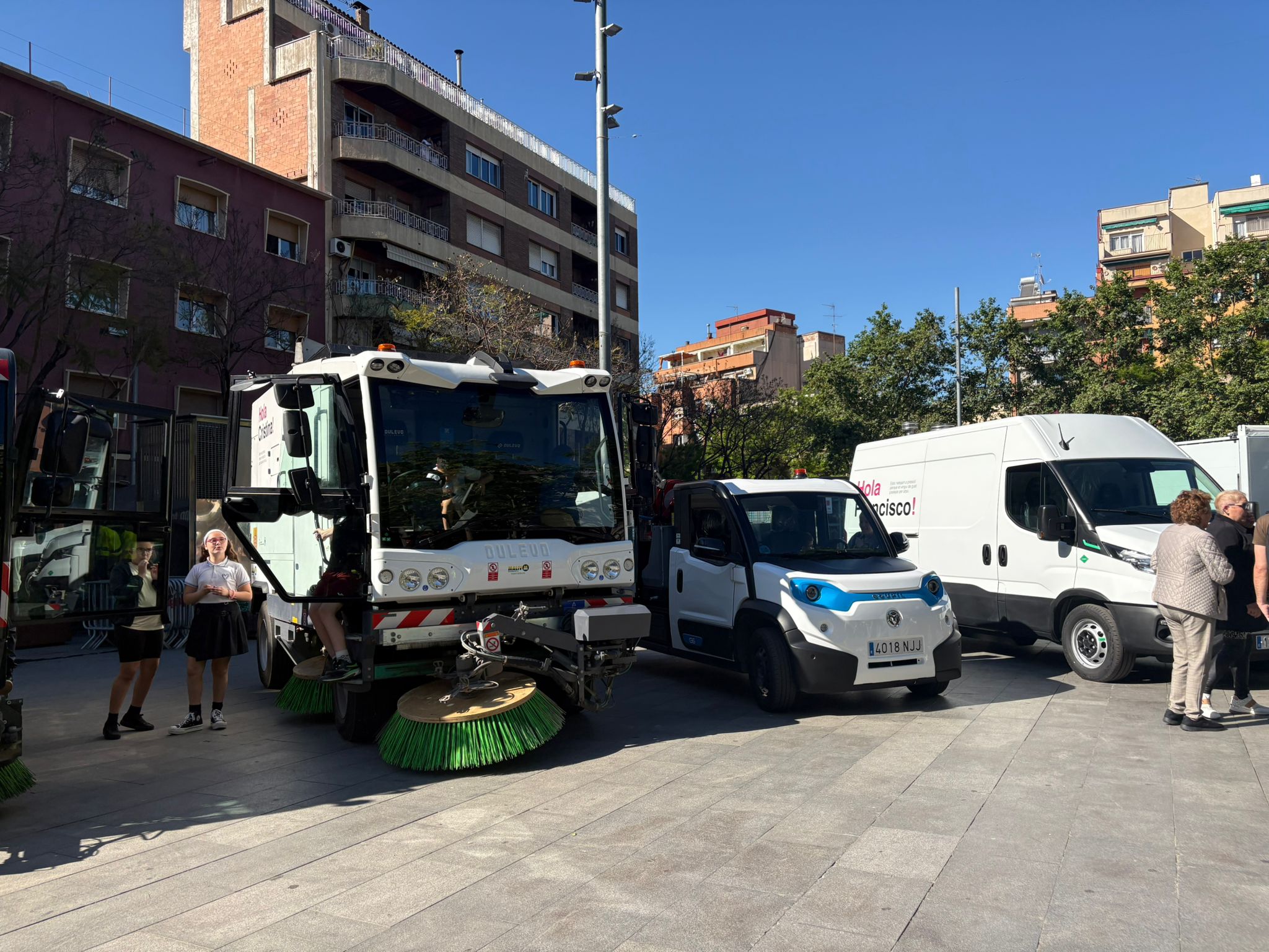 La flota de nuevos vehículos de la limpieza en Sant Adrià