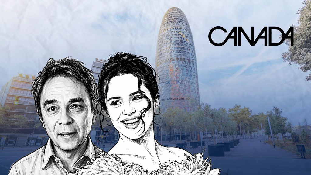 Nicolás Méndez, fundador de la productora Canadá, junto a Rosalía sobre el Poblenou