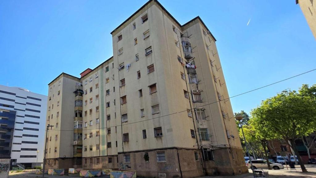 Bloc de l'avinguda Marquès de Mont-Roig de Badalona que l'Incasòl enderrocarà