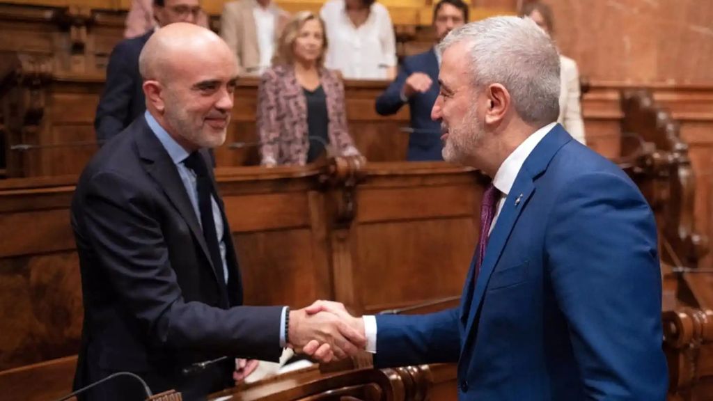 Daniel Sirera y Jaume Collboni, en una imagen en el ayuntamiento de Barcelona