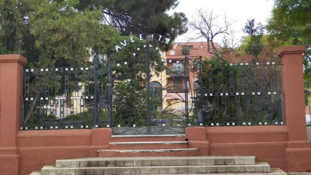 Entrada de la finca de Can Collblanch en Santa Coloma de Gramenet